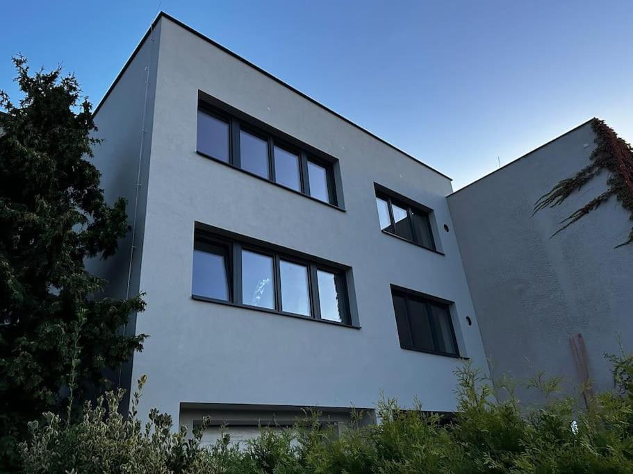 Byt V Rezidencni Ctvrti Prahy 6 Prag Exterior foto